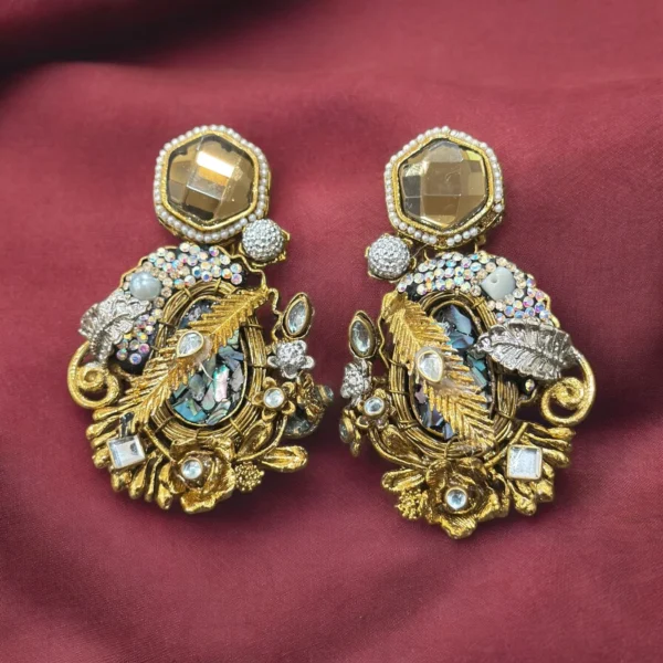 ANTTIQUE EARRINGS CHAMPION