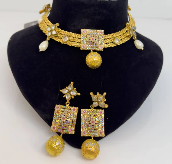 RADIAT NECKLESS 2