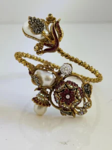 MAROON BANGLE