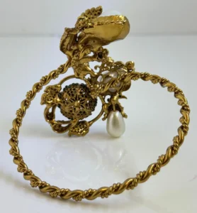 SAME BANGLE