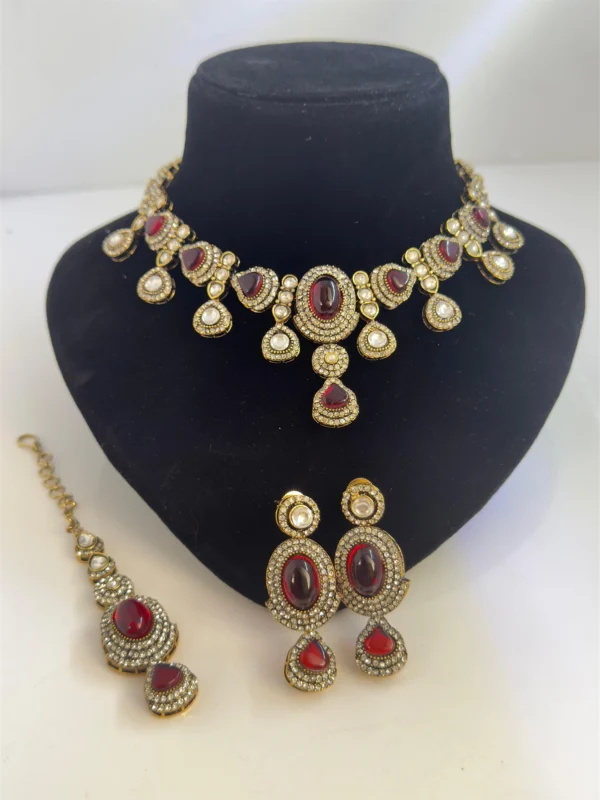 MAROON NECKLACE SET..