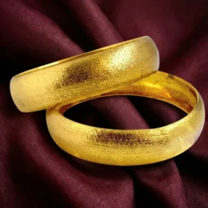SIMPLE GOLDEN BANGLE