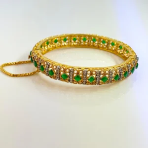 SQUARISH GREEN BANGLE (1)