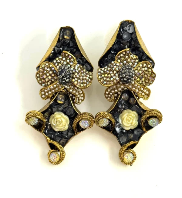 BLOSSOM BLACK EARRINGS...1