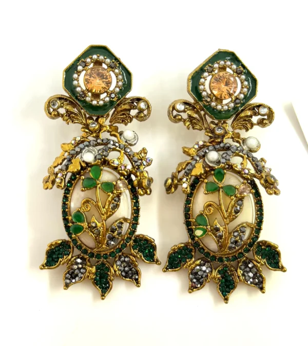 CLASSICAL GREEN EARRINGS