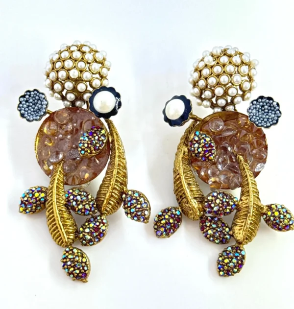 CLUSTER EARRINGS...