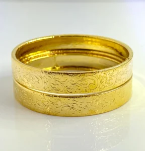 DECENT BANGLE