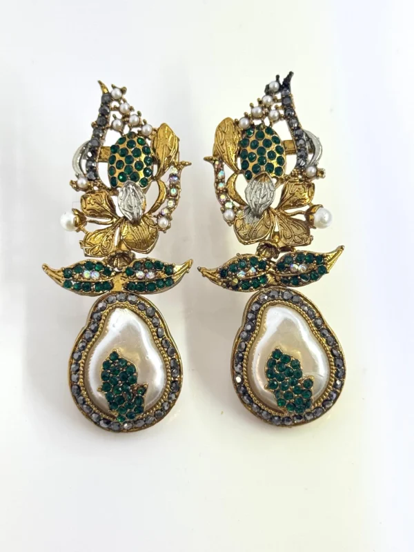 LEAFY EMERALD EARRINGS