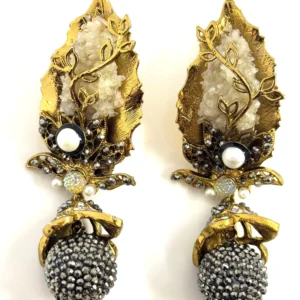 LEAFY WHITE EARRINGS