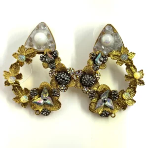 TRIANGULAR WHITE EARRINGS