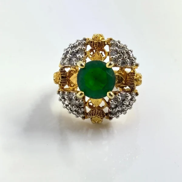 ZIRCONIAN EMERALD EING