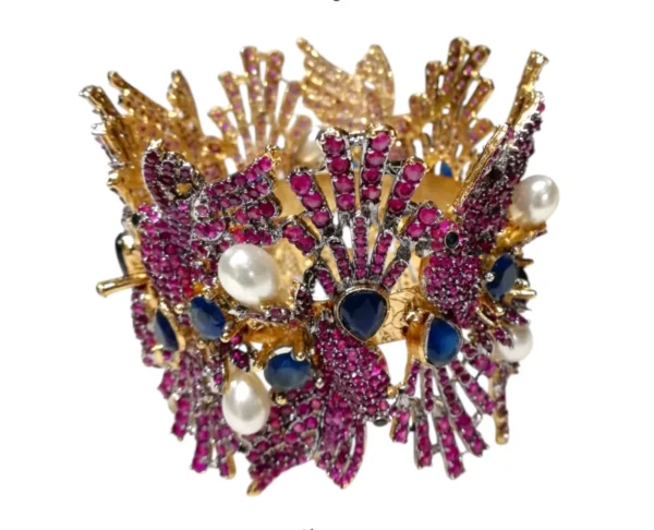 BOLD BEAUTIFUL BANGLE