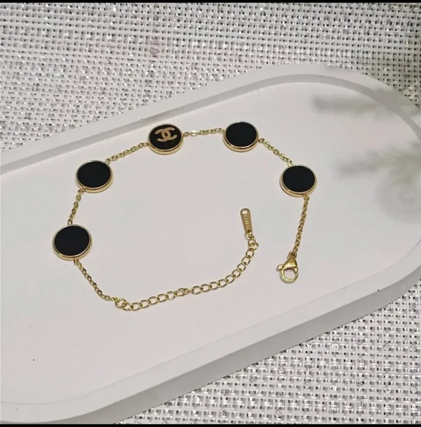 CIRCULAR BLACK BRACELET