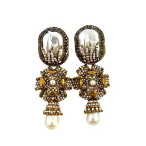 DAZZLING WHITE EARRINGS..