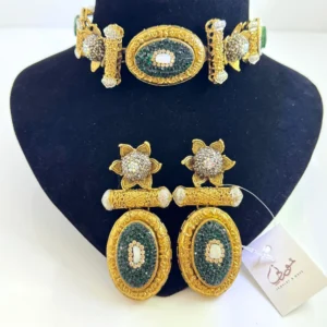 FLORAL EMERALD SET ....