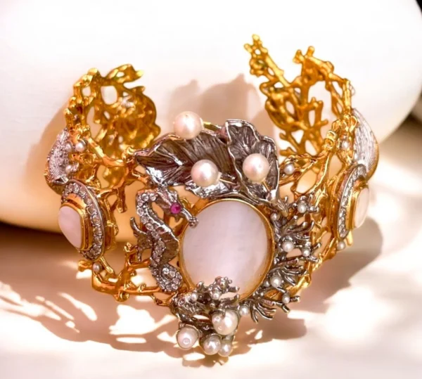 FLORAL PINK BANGLE