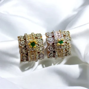 GREEN BLOSSOM EAR STUDS