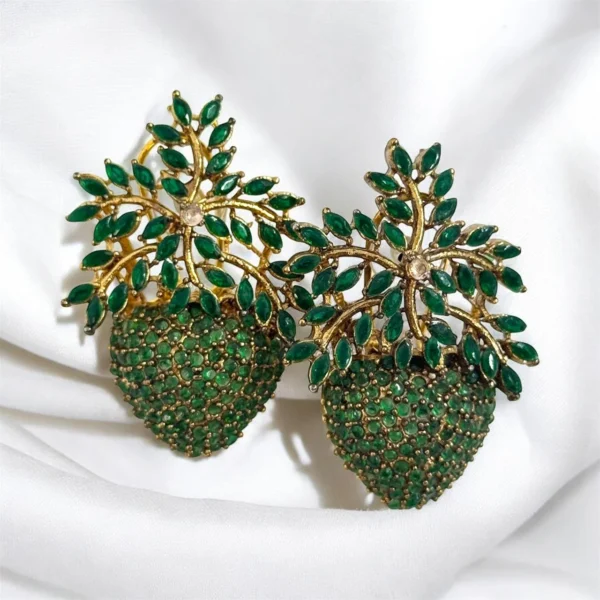 HEART GREEN EAR STUDS