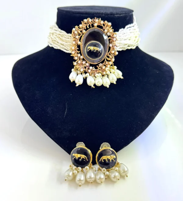 LION CHOKER SET