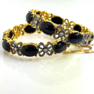 OVAL BLACK BANGLES...