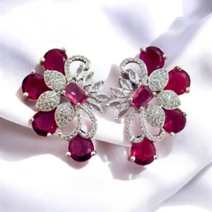 PETAL MAGENTA STUDS