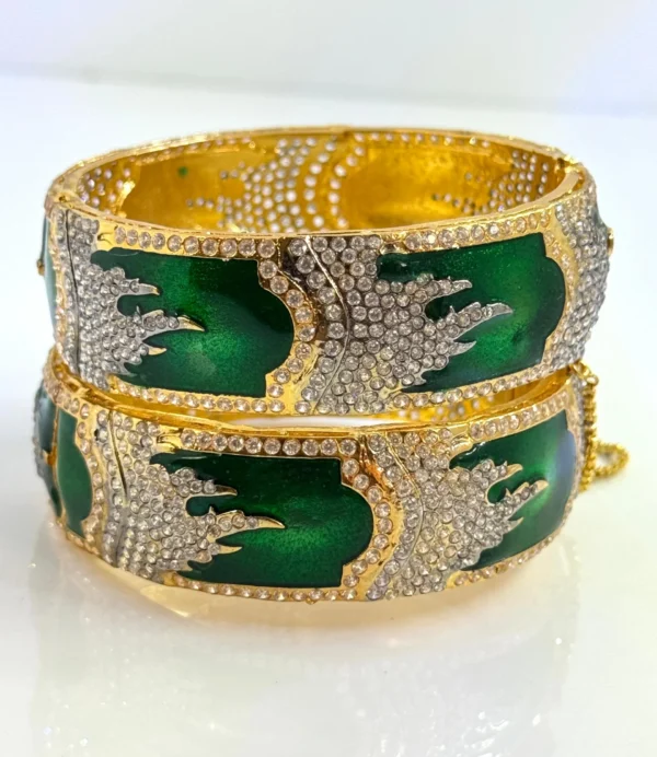 ROYAL GREEN BANGLES