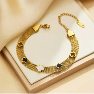 SLEEK GOLDEN BARACELET