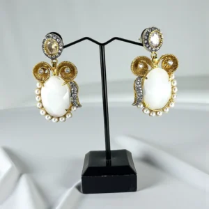 SPIRAL WHITE EARRINGS
