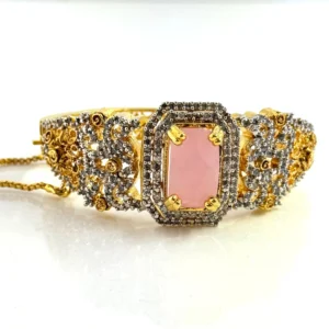 SQUARA PINK BANGLE......