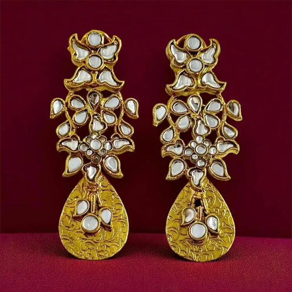 STYLISH GOLDEN EARRINGS