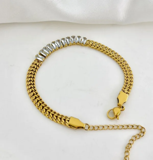 WHITE STONE BRACLET