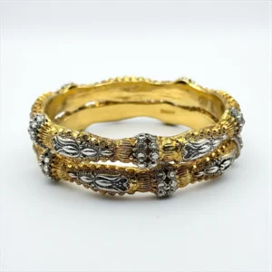 21 K GOLD CHARMING KARA