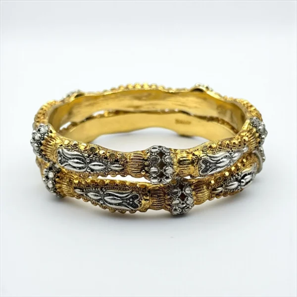 21 K GOLD CHARMING KARA