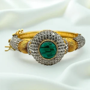 CIRCULAR SHINY BANGLE