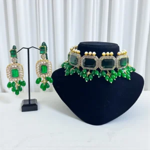 EMERALD PEARL SET