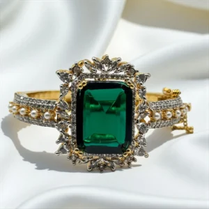 EMERALD STONE BANGLE ...