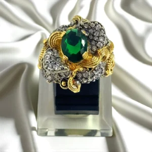 OVAL EMERALD RING