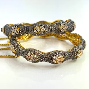 SLIVER CHAMPAGNE BANGLE