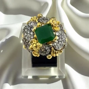 SQUARISH GREEN RING 3