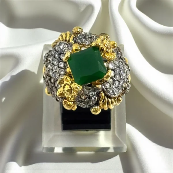 SQUARISH GREEN RING 3