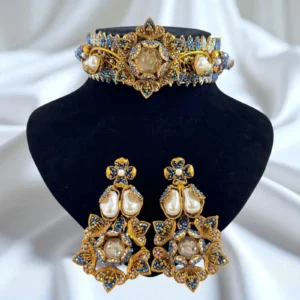 STYLISH BLUE COLLAR SET