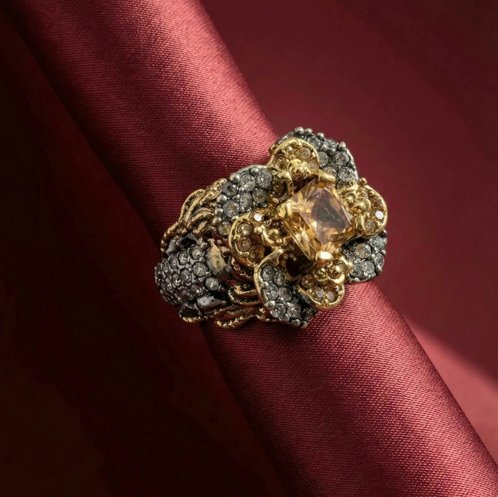 ADORABLE CHAMPAGNE RING