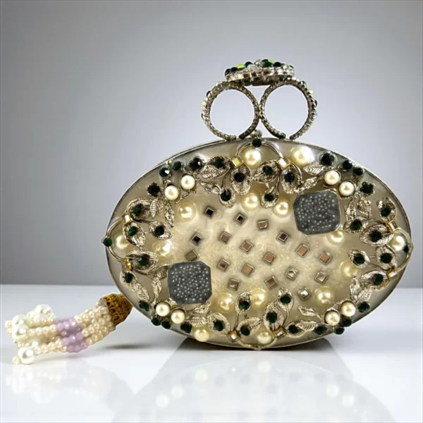 BEADED WHITE CLUTCH (1)