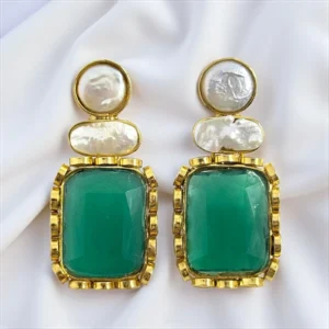 CHARMING EAR STUDS