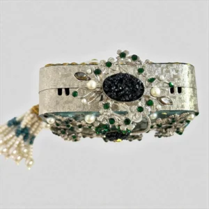 DELICATE CLUTCH 1
