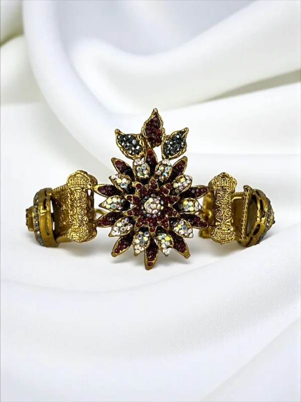 DELICATE MAROON BRACELET