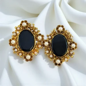 FLORET BLACK STUDS