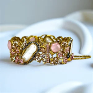 GLITTERING PINK BANGLE