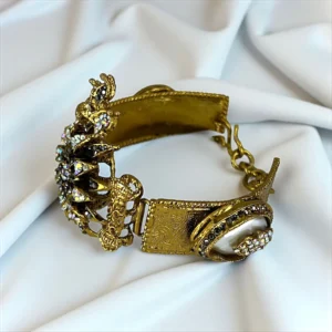 GLOWING BLACK BRACELET 1