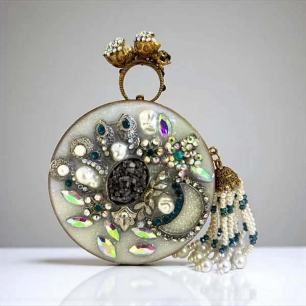 MINI WHITE CLUTCH